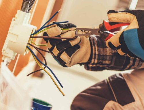 9 Signs to Look Out for to Know When to Call an Electrician